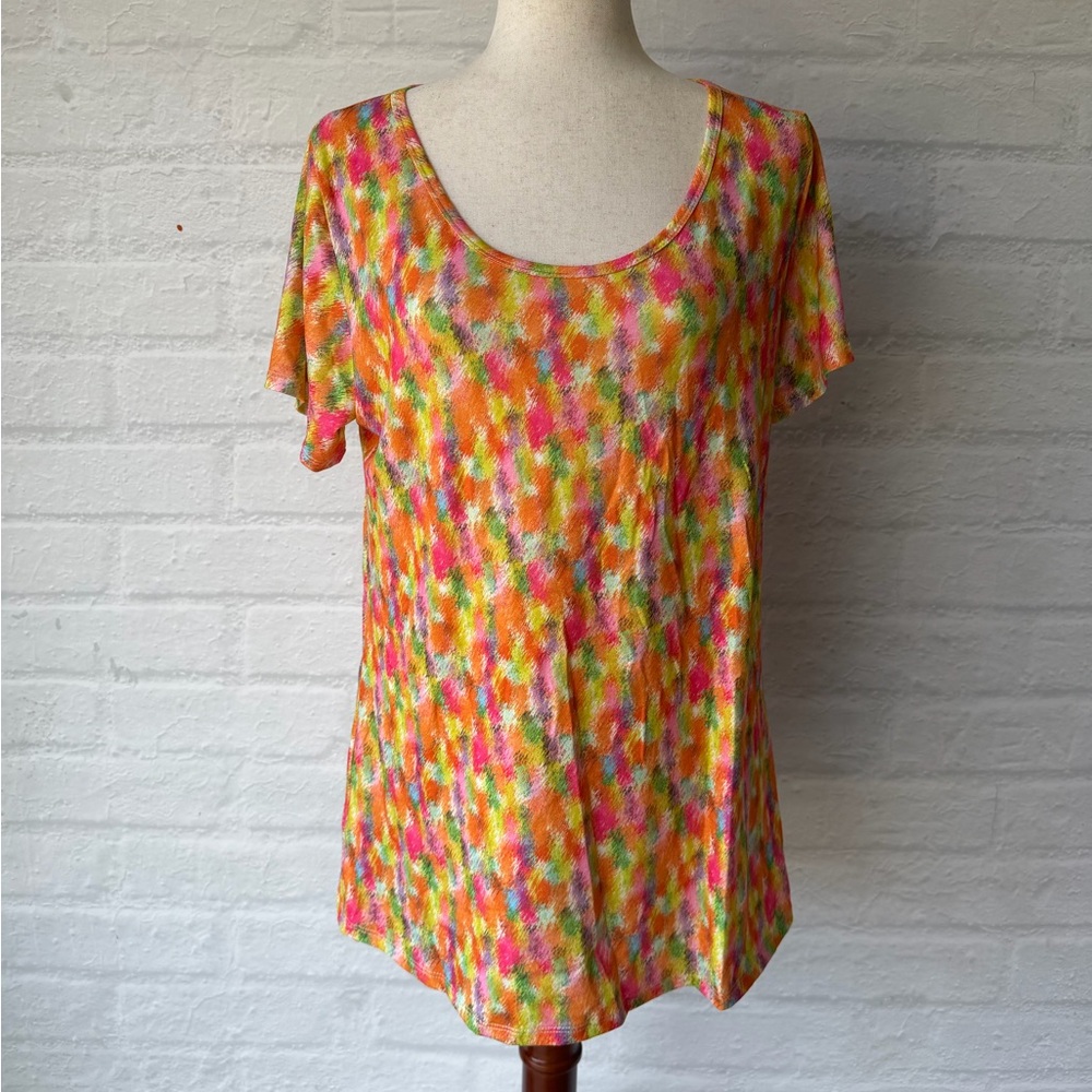 ✨NWT✨ LuLaRoe Classic T Large